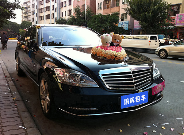 奔驰婚礼花(huā)車(chē)